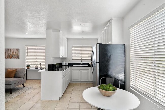 Foto del edificio - 4262 Wilson Ave