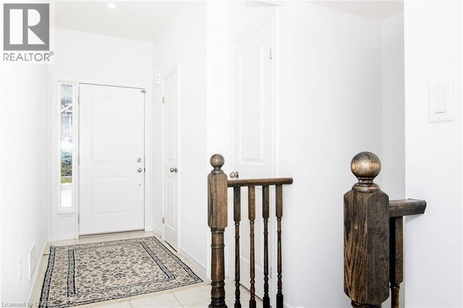 Photo du bâtiment - 14 Cleland Ave