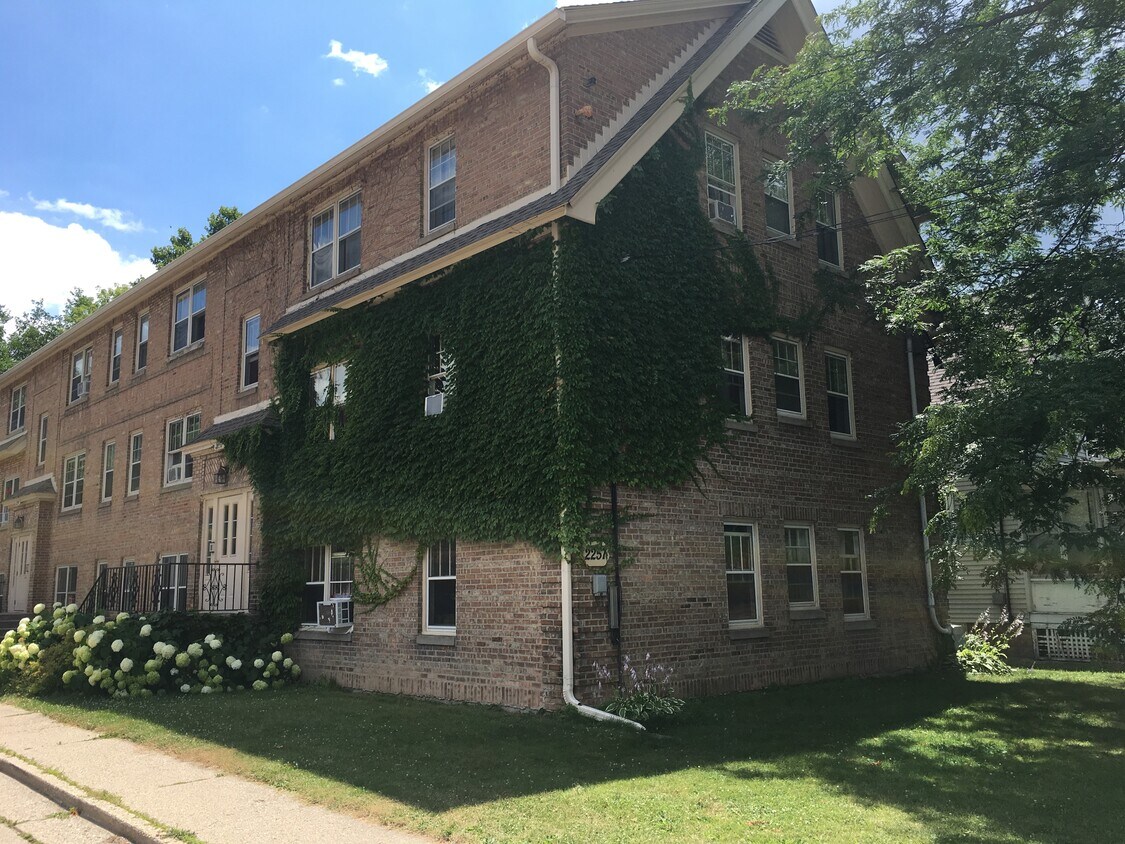 Primary Photo - 2257 E Washington Ave