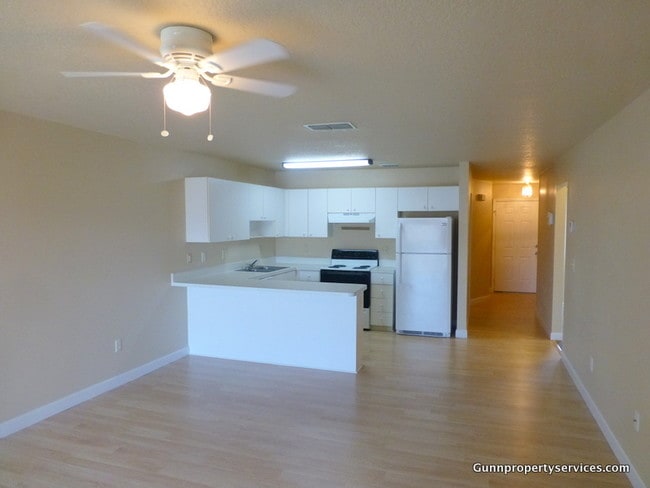 Building Photo - 2600 Icabod Ct