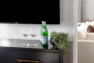 Building Photo - 484 2nd St