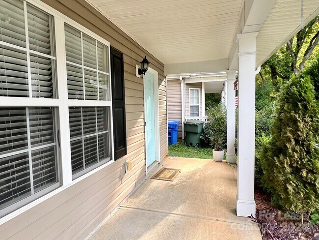 Building Photo - 520 Jakes Ridge Ln