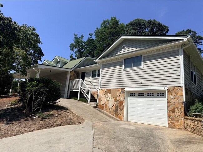 Building Photo - 6708 Bass Cir