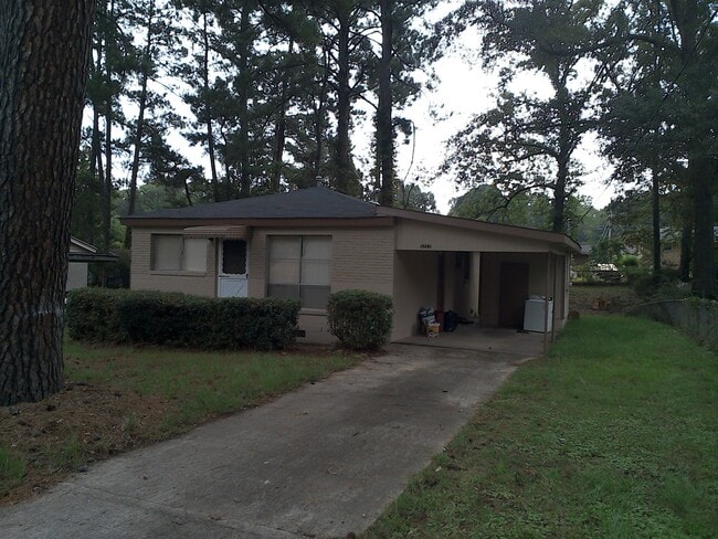 Foto del edificio - **ON HOLD**3 Bedroom / 1 Bathroom Home for Rent in East Columbus, GA***