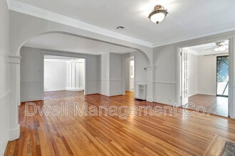 Building Photo - 8451 La Mesa Blvd