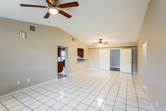 Building Photo - 2496 SW Falcon Cir