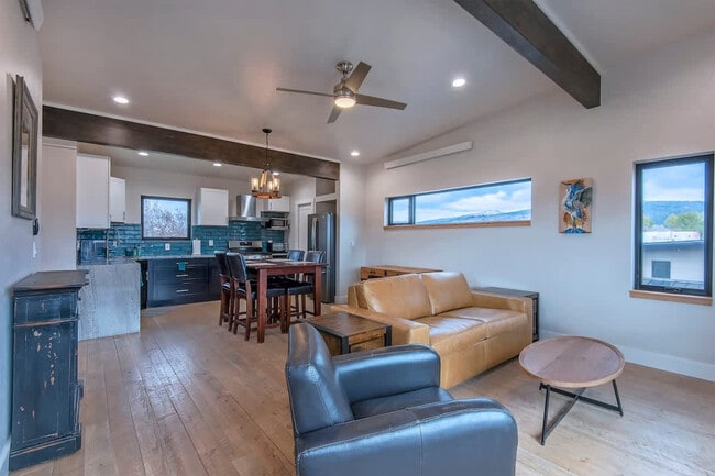 Foto del edificio - 73 N Beryl Ave