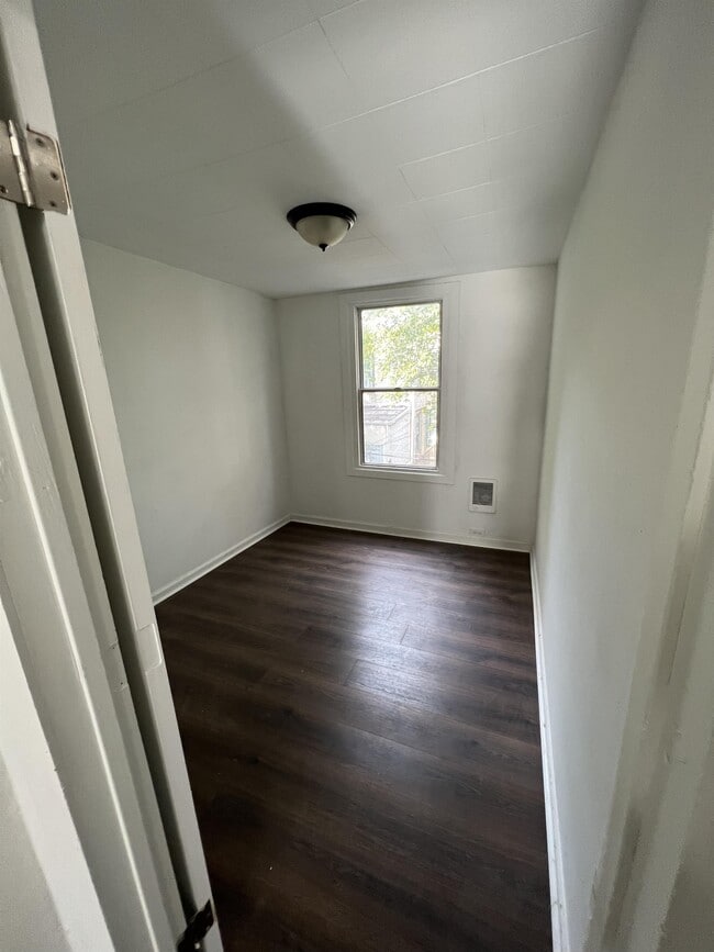 Photo - 1855 E Lippincott St House