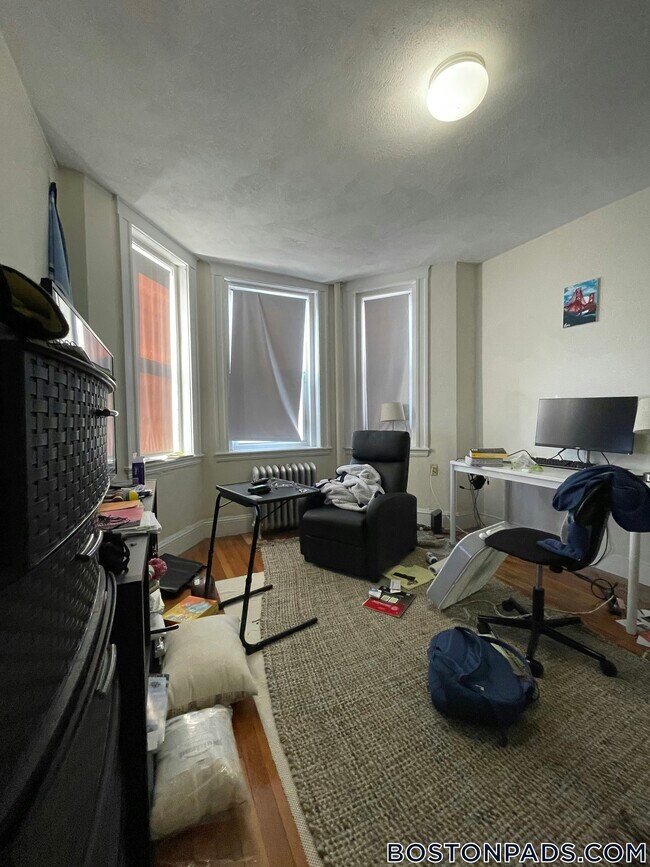 Building Photo - 1179 Boylston St