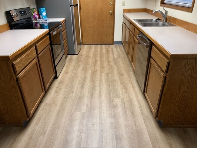 Building Photo - Remodeled 3 Bed 2 Bath House~ Kenton Neigh...