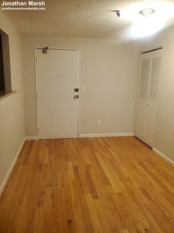 Building Photo - 55 Elmwood Park