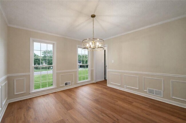 Foto del edificio - 807 Oak Bridge Ln