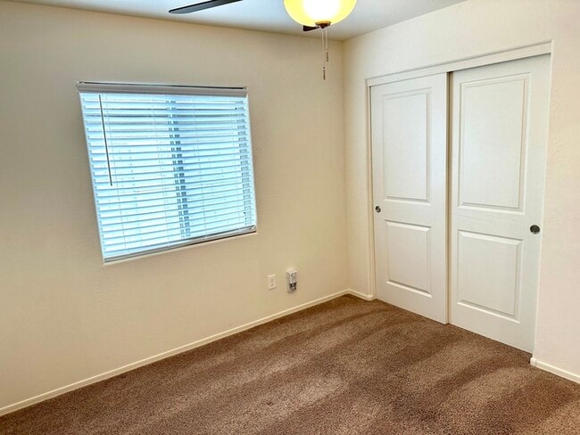 Building Photo - 1556 Demain Dr