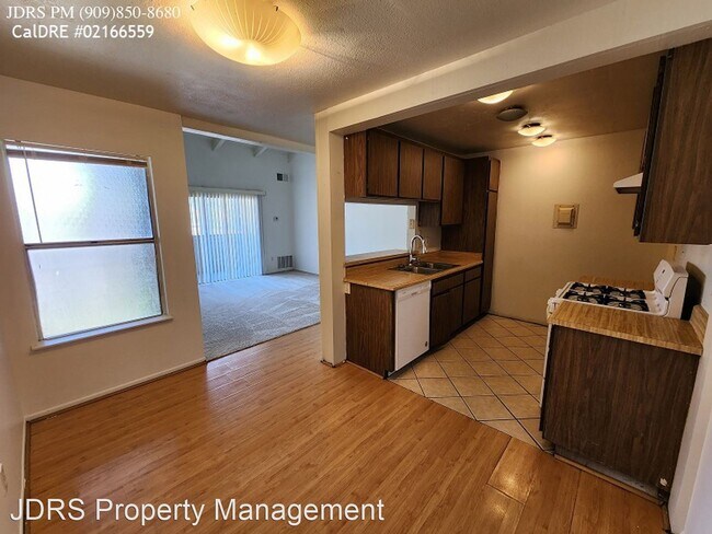Building Photo - 1 br, 1 bath House - 6351 Riverside Drive #36