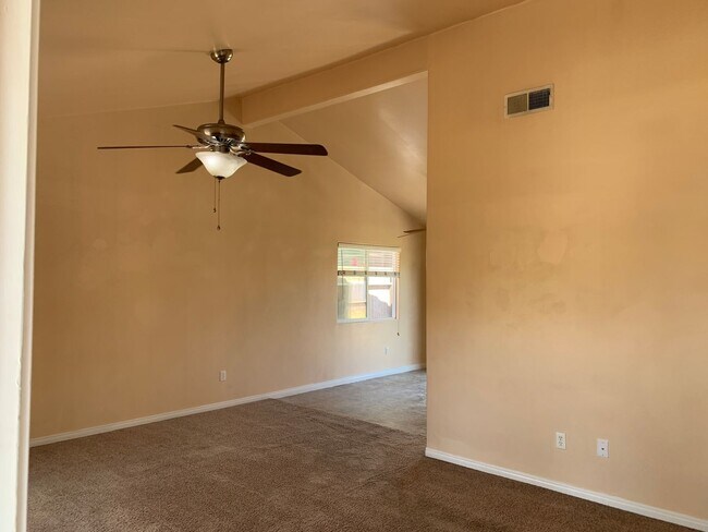Building Photo - 5404 El Palacio Dr