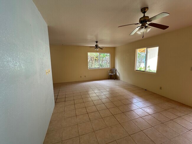 Building Photo - 55-609-609 Hawi Rd