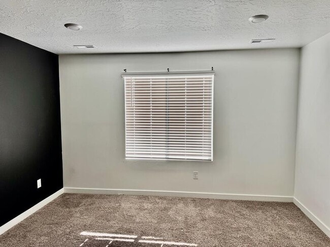 Building Photo - 8444 W Cordero Dr