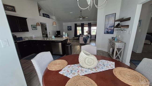 Foto del edificio - 2102 Fairchild St