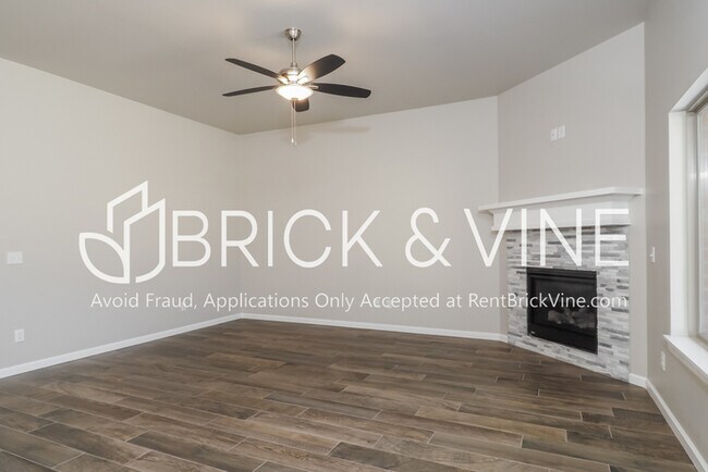 Building Photo - 5209 White Gold Ave