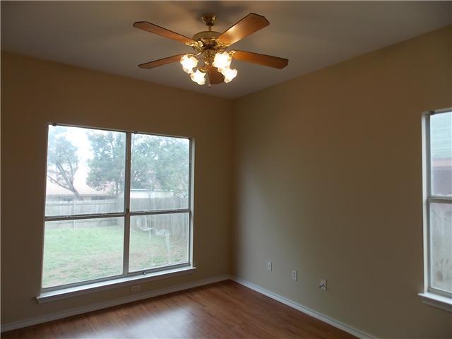 Foto del edificio - 6726 Windrift Way