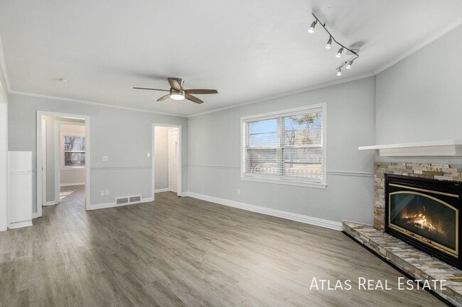Building Photo - 7543 Booth Dr