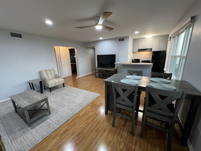 Foto del edificio - 6726 E Bay Shore Walk