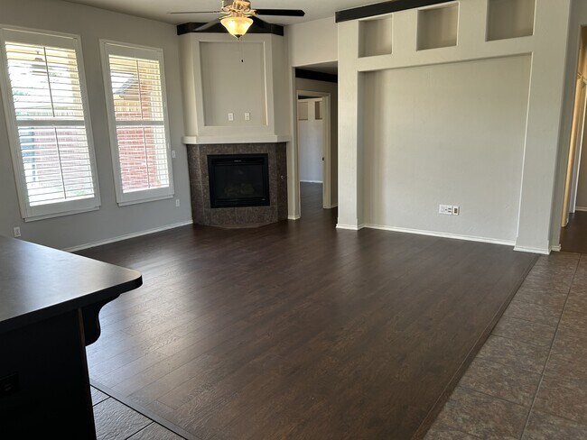 Foto del edificio - 16109 Sonoma Lake Blvd
