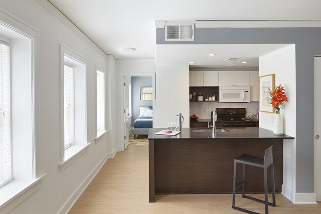 Building Photo - Ambassador