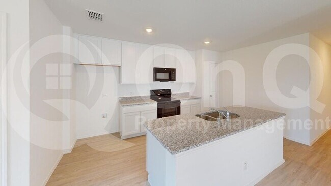 Foto del edificio - 5841 Cherry Holw Wy