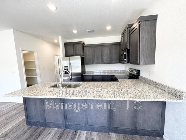 Building Photo - 940 S Amarillo Ave