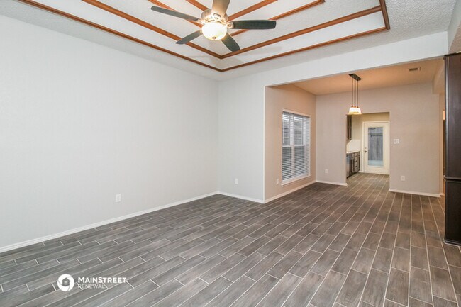 Foto del edificio - 6313 Woodcreek Trail