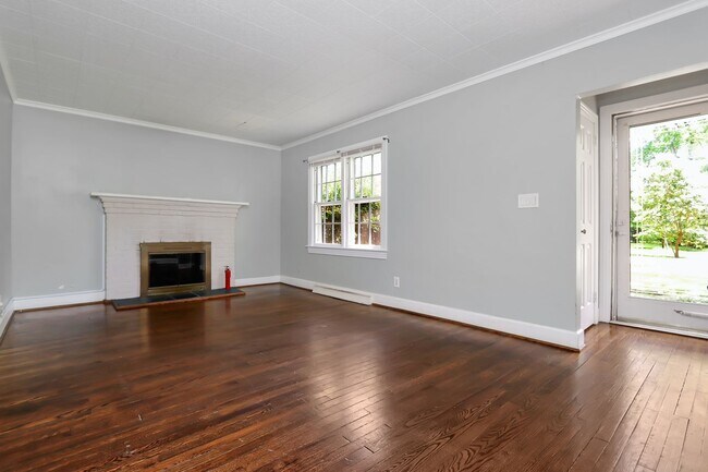 Building Photo - 5 Oakland Drive Newport News VA