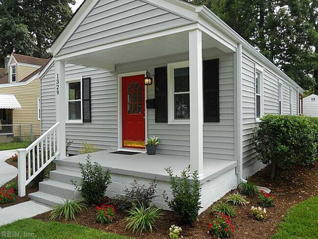 Building Photo - 1329 Calla Ave