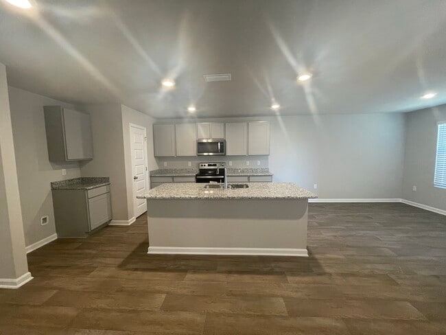 Building Photo - 20687 Mercury Dr