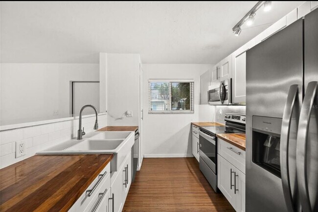 Foto del edificio - 2938 Clark Rd