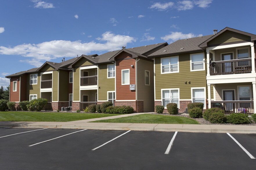 Parkfield Apartment Homes Rentals Denver, CO