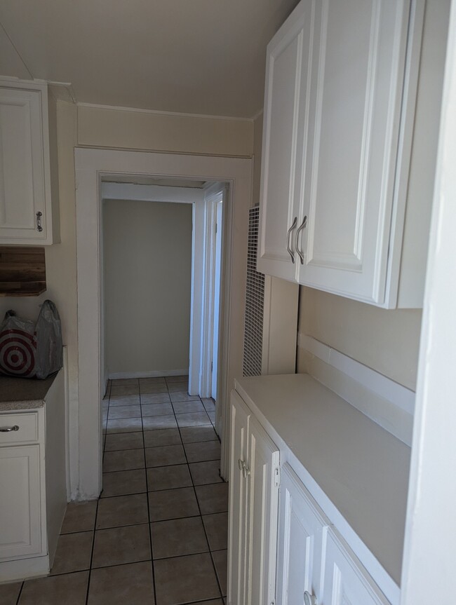 Kitchen hallway - 821 Walnut Ave