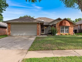 Building Photo - 709 Golden Eagle Dr