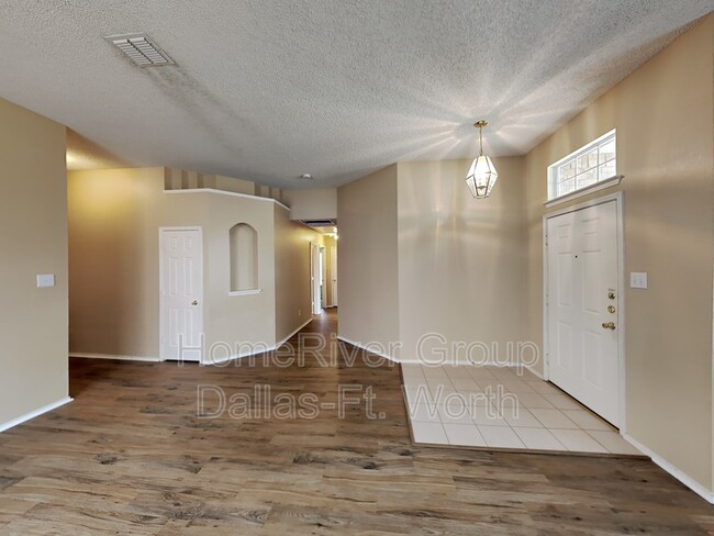Building Photo - 7190 Juniper Dr