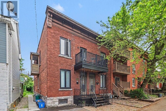Building Photo - 164 Bruyère St