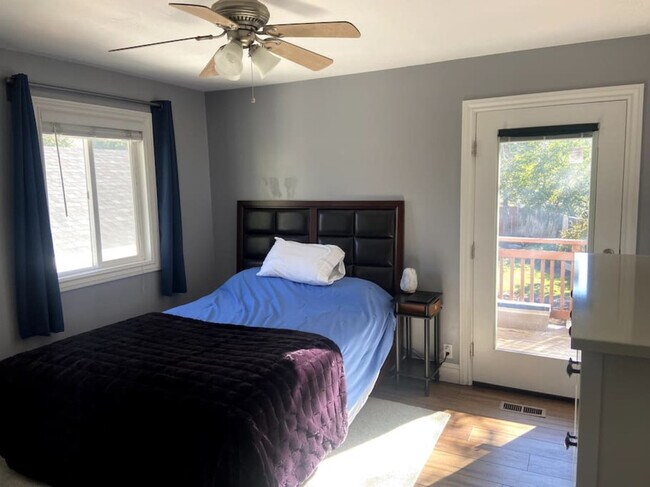 Foto del edificio - 1236 Greenfield Cir