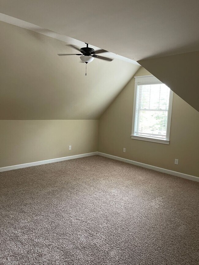 Foto del edificio - Single Family on Fontaine Drive