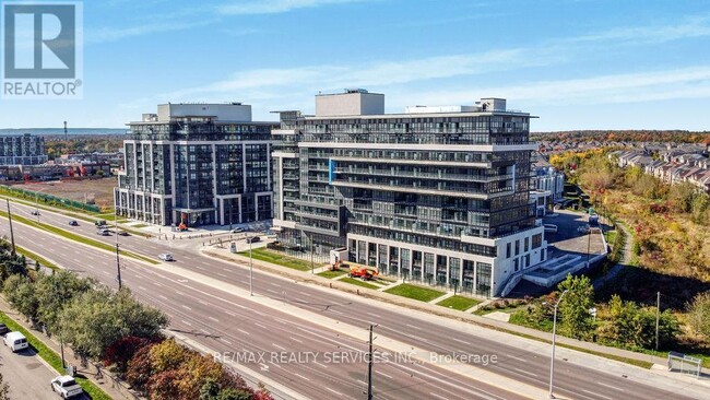 Building Photo - 395-395 Dundas St W