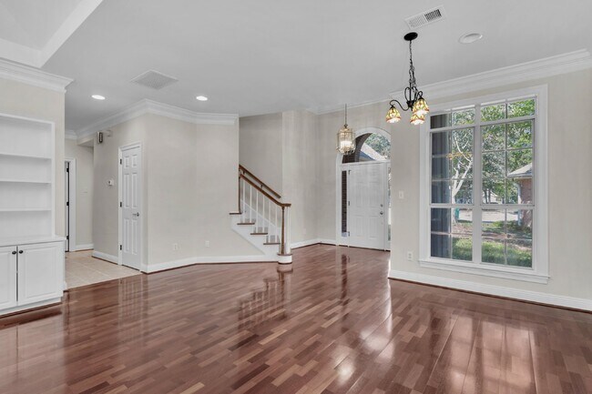 Building Photo - 1467 Oakmont Pl