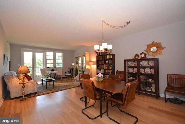 Foto del edificio - 930 Astern Way