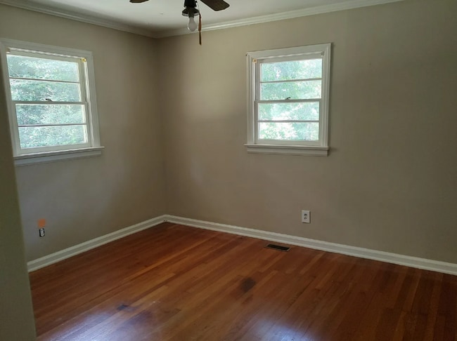 Building Photo - Spacious 4BR and 2Bath Single Story Home