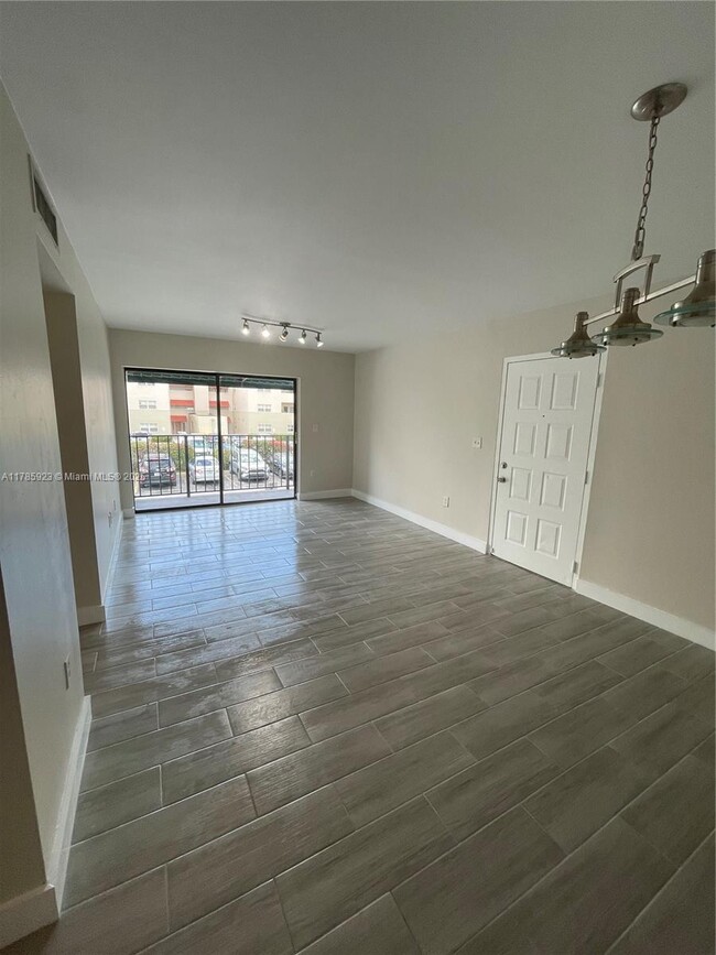 Foto del edificio - 7427 SW 152nd Ave