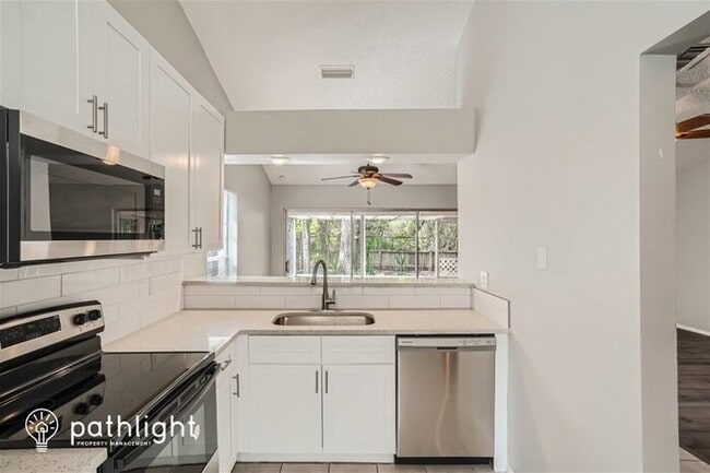 Building Photo - 13654 Laraway Drive, Riverview, FL, 33579