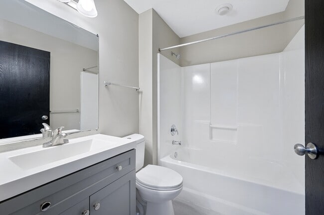 Building Photo - 9036 Charlotte Ct