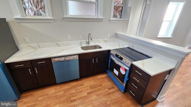 Foto del edificio - 2228 Linden Ave